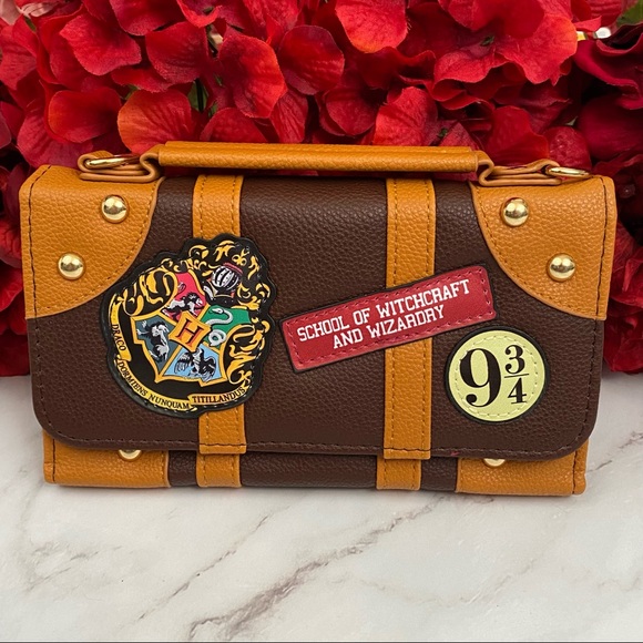 Harry Potter Hogwarts School Trunk Clutch Handbag Crossbody - Picture 6 of 16